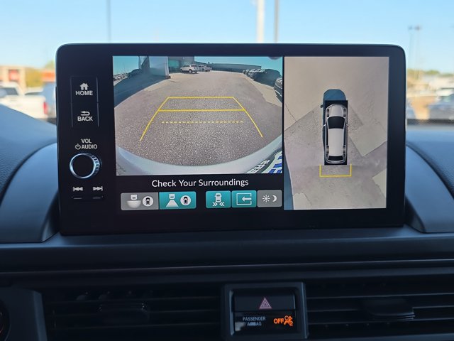 Used 2025 Honda Pilot TrailSport image 27