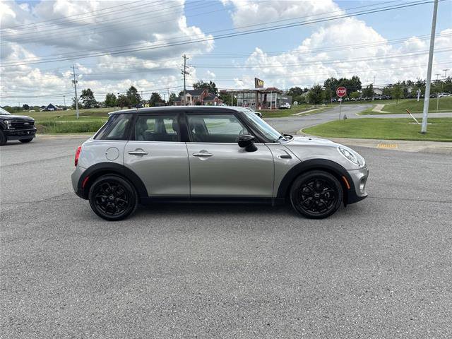 Used 2020 MINI Cooper 4-Door Hardtop FWD image 4