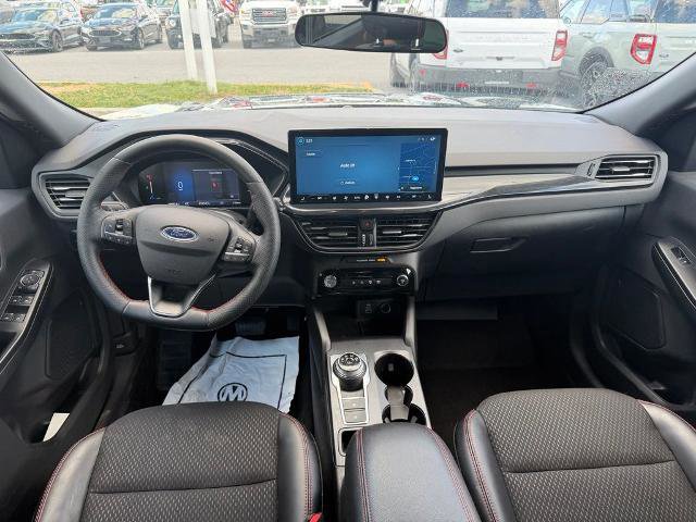 Certified 2025 Ford Escape ST-Line w/ Tech Pack #1 AWD/4WD image 14