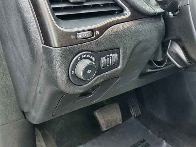 Used 2022 Jeep Cherokee Trailhawk w/ Sun, Sound & Nav Group AWD/4WD image 10