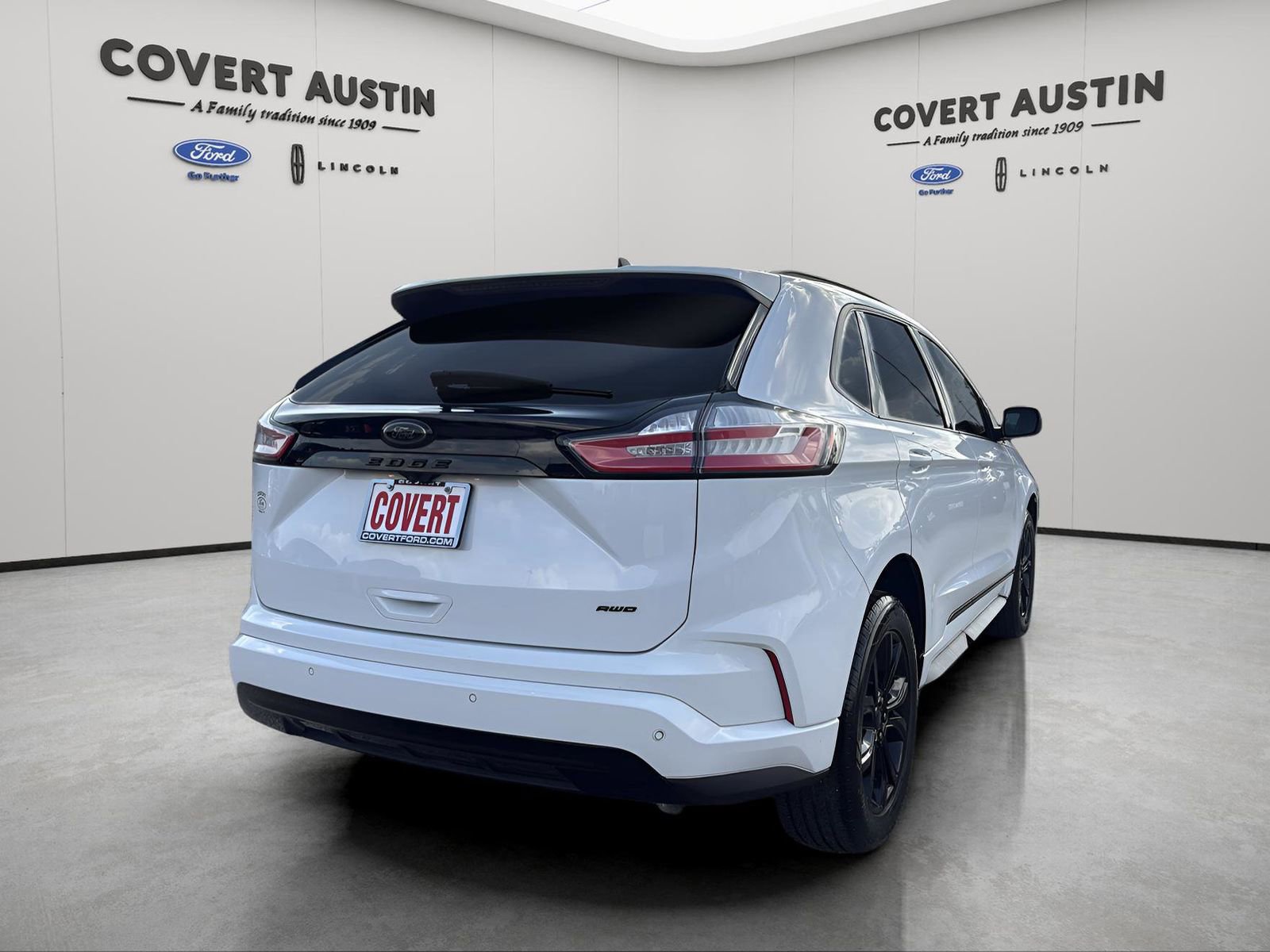 Certified 2024 Ford Edge SE w/ Black Appearance Package image 3