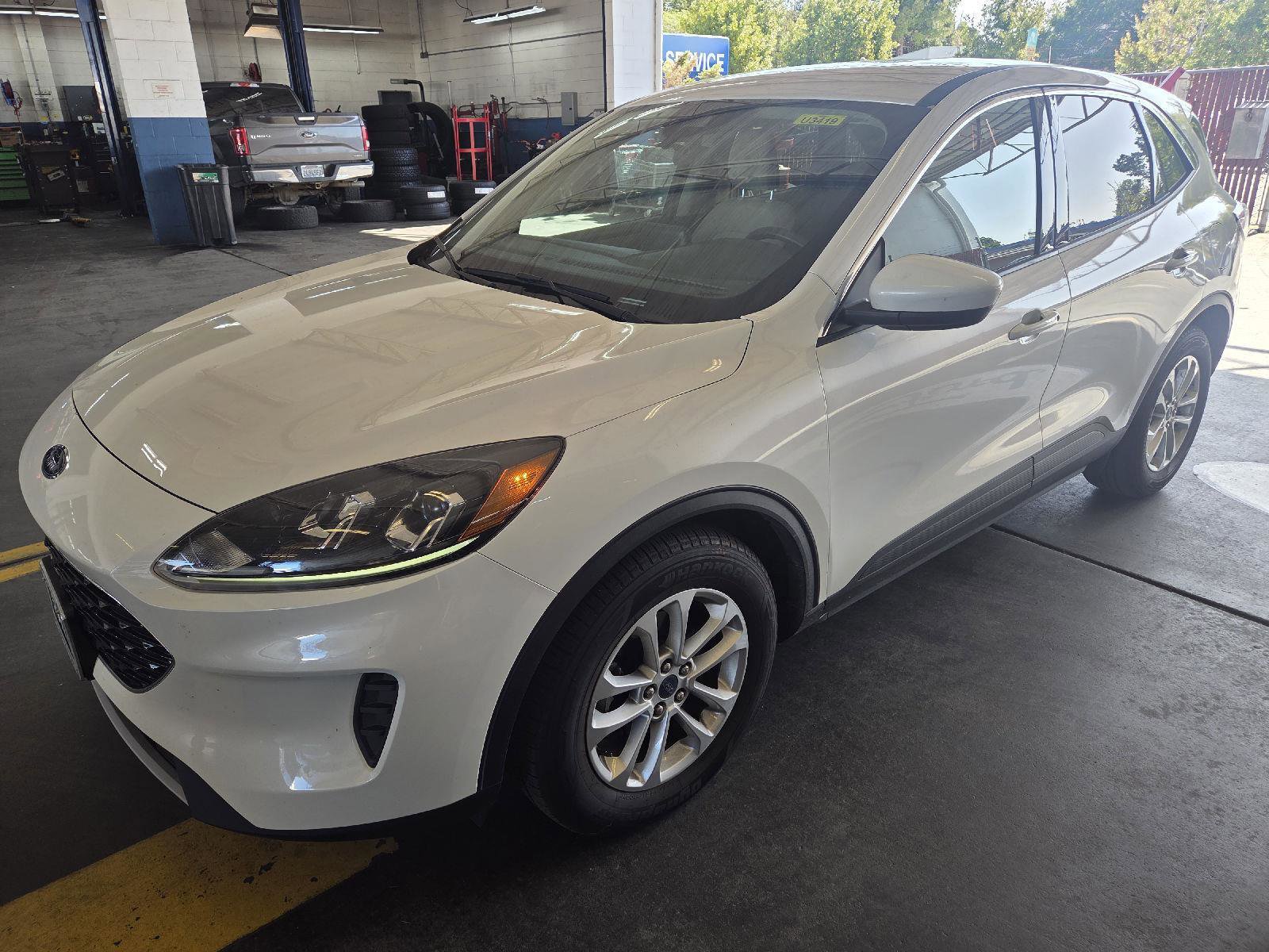 Certified 2020 Ford Escape SE image 18