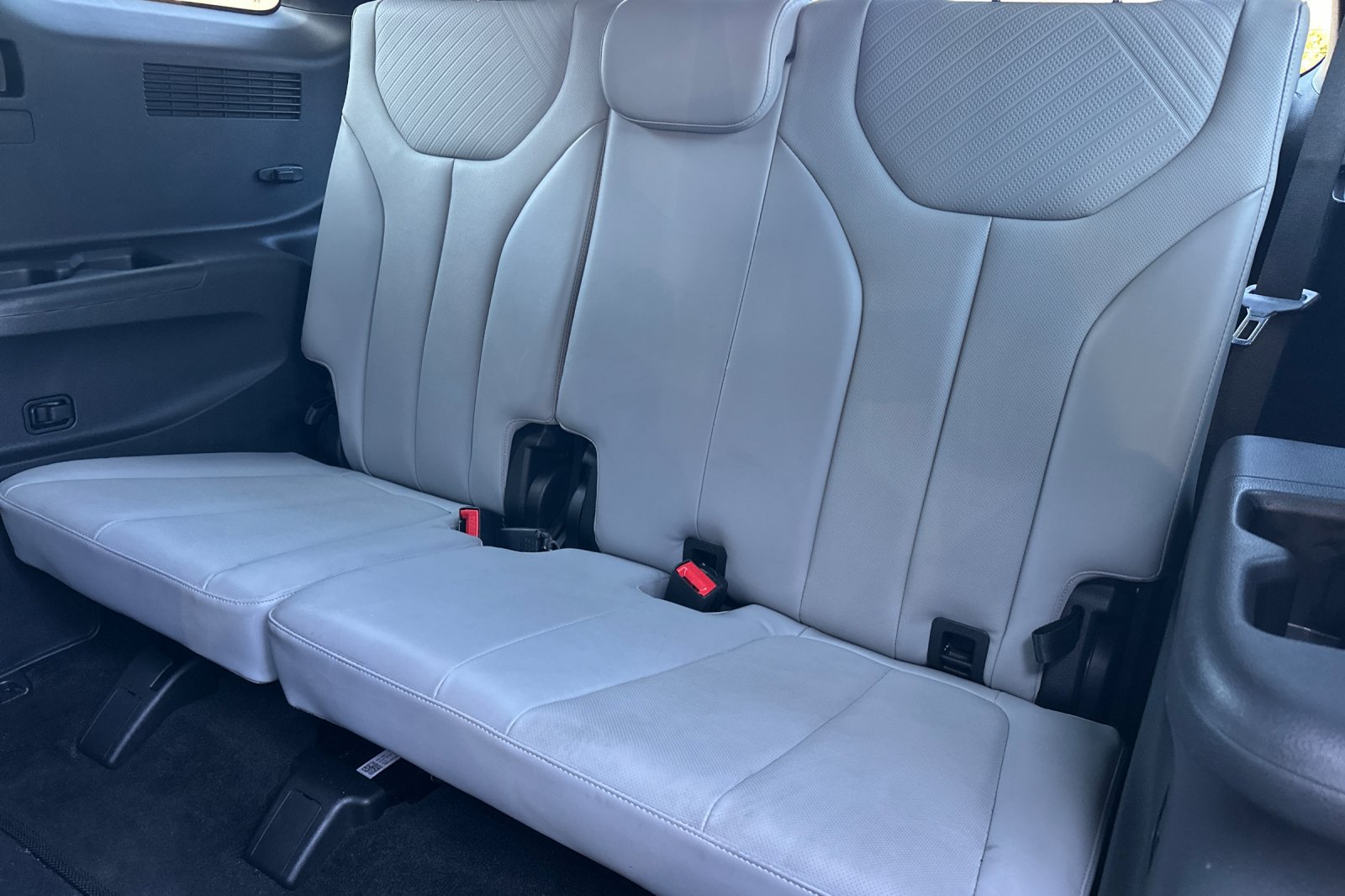 Used 2025 Hyundai Palisade SEL FWD image 14