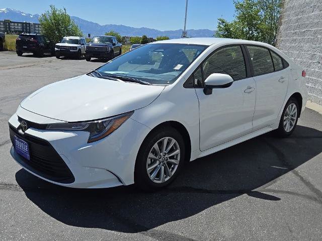 Used 2026 Toyota Corolla LE w/ LE Premium Package FWD image 8