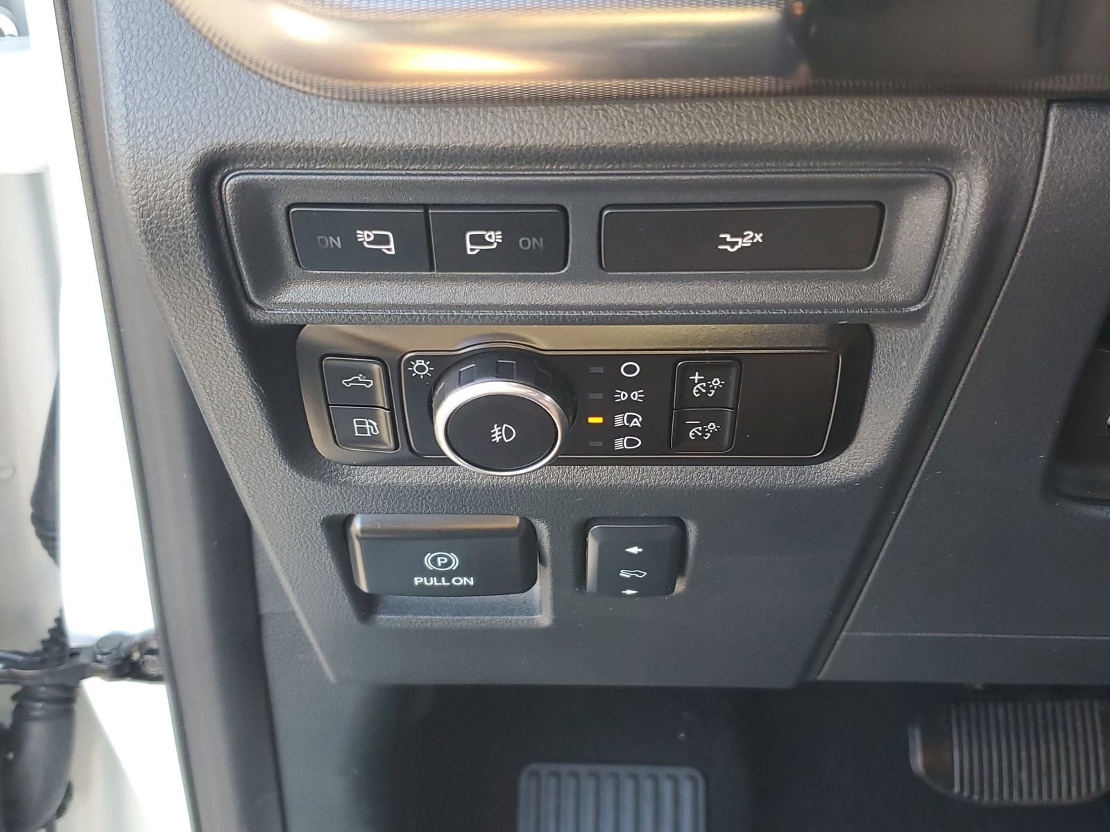 Certified 2024 Ford F150 Lariat w/ Equipment Group 502A High AWD/4WD image 31