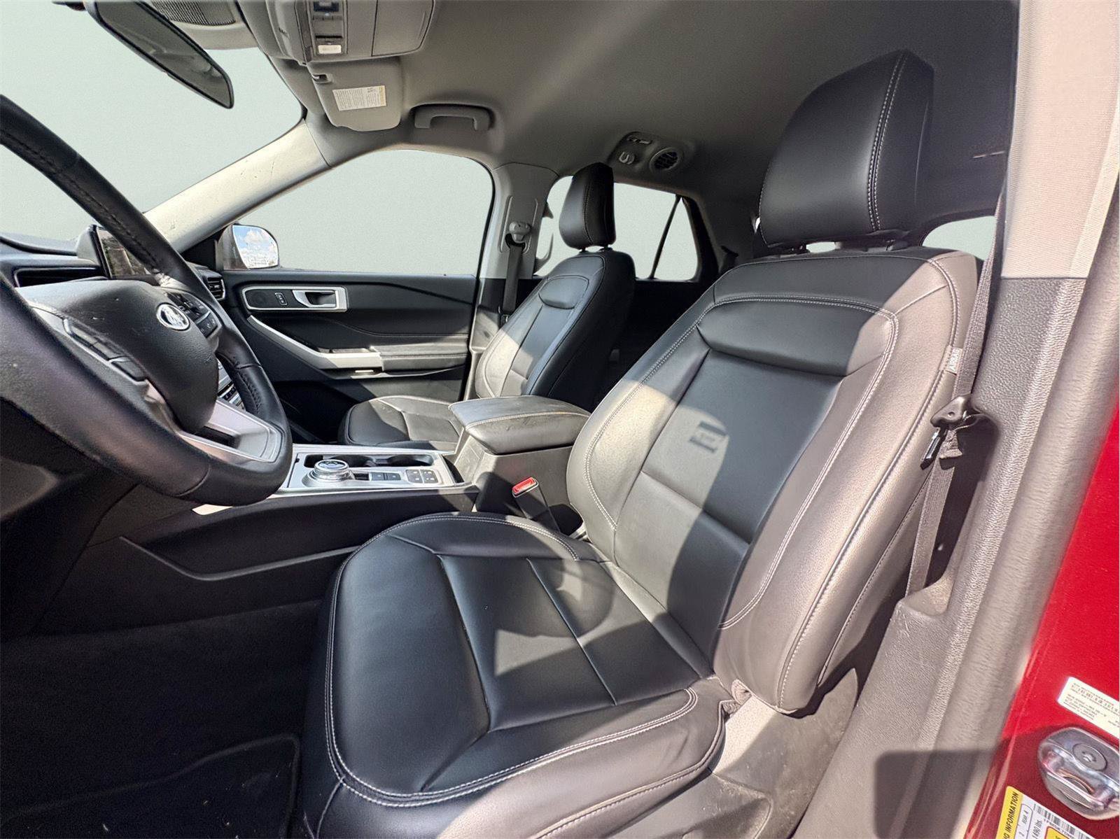 Certified 2023 Ford Explorer XLT w/ Equipment Group 202A RWD image 14