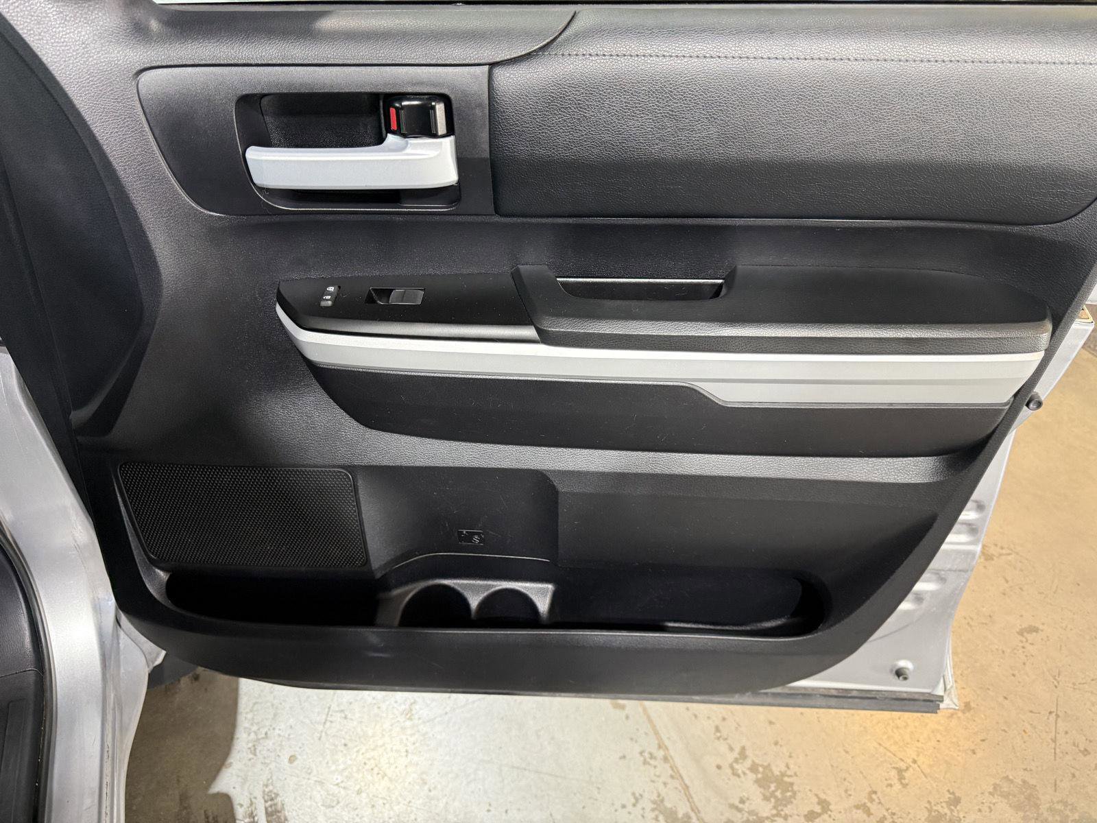 Used 2020 Toyota Tundra SR5 w/ SR5 Upgrade Package AWD/4WD image 25