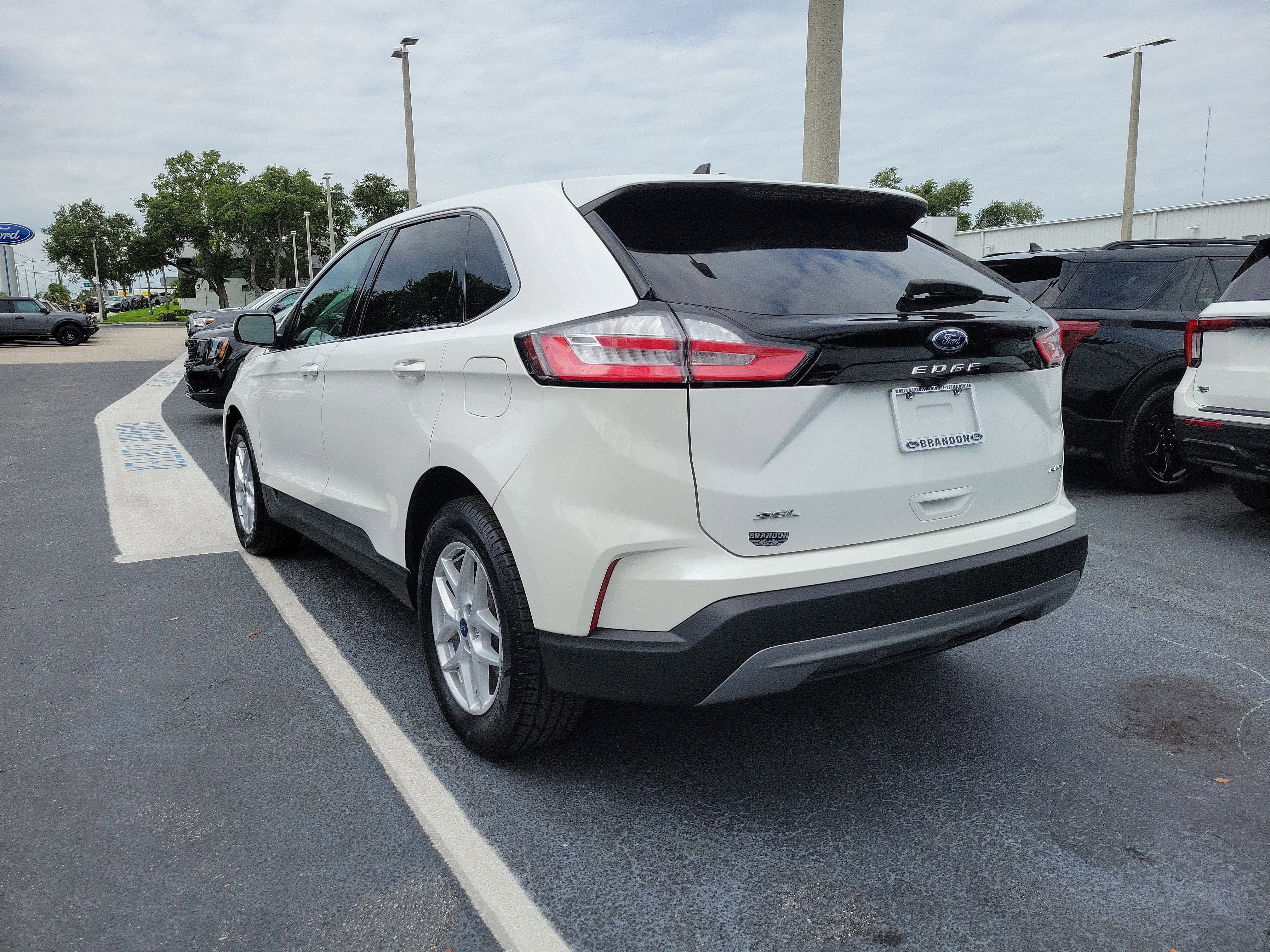 Certified 2022 Ford Edge SEL w/ Convenience Package AWD/4WD image 7