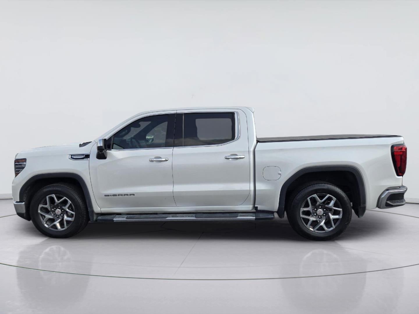 Used 2024 GMC Sierra 1500 SLT RWD image 5