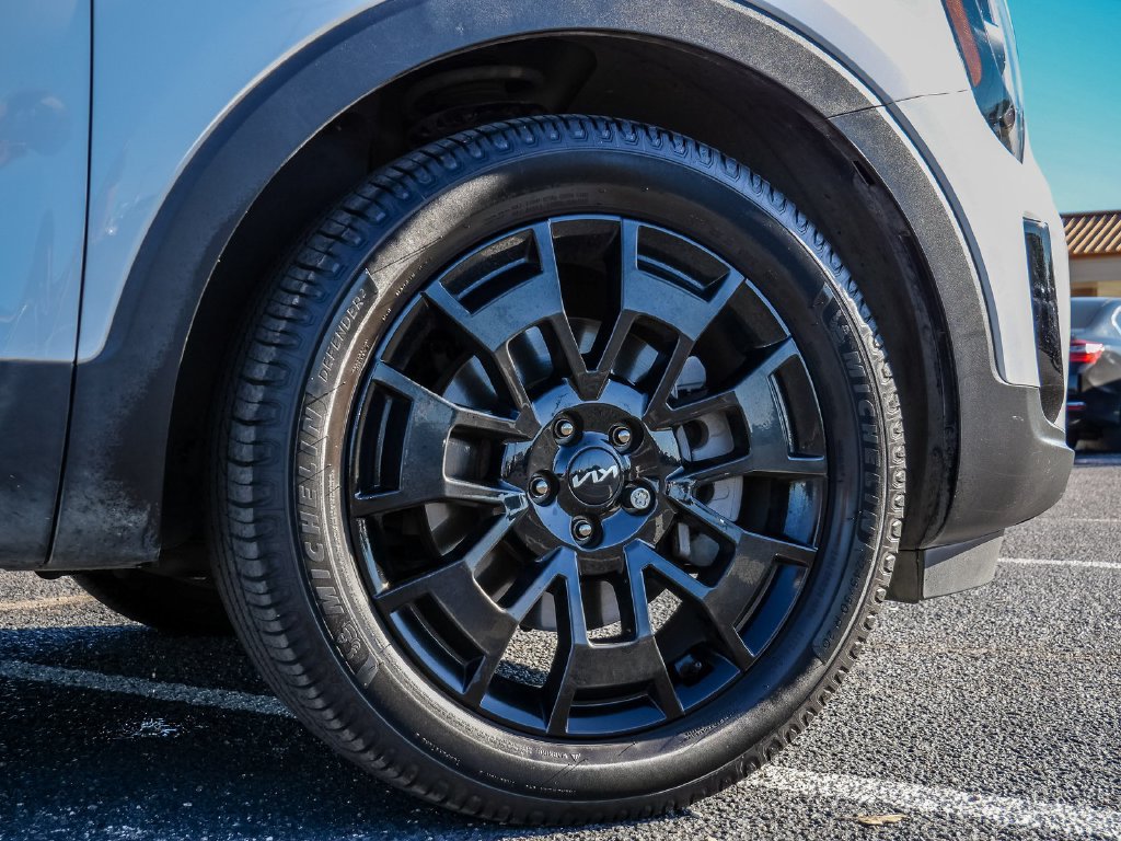 Used 2022 Kia Telluride SX w/ SX Prestige Package AWD/4WD image 9