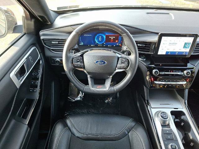 Certified 2022 Ford Explorer ST w/ ST Street Pack image 13