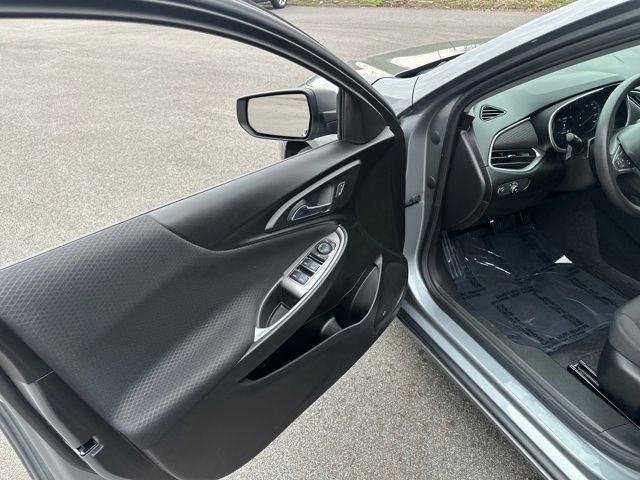Used 2023 Chevrolet Malibu LS image 28
