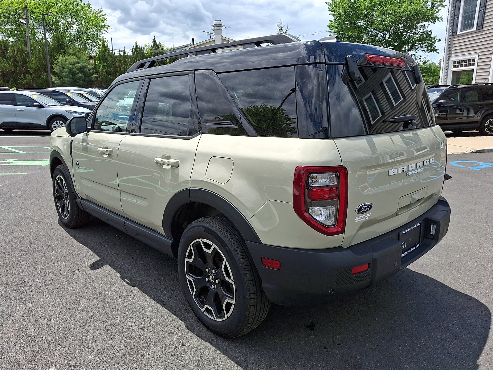 Certified 2025 Ford Bronco Sport Outer Banks w/ Outer Banks Tech Package+ AWD/4WD image 7