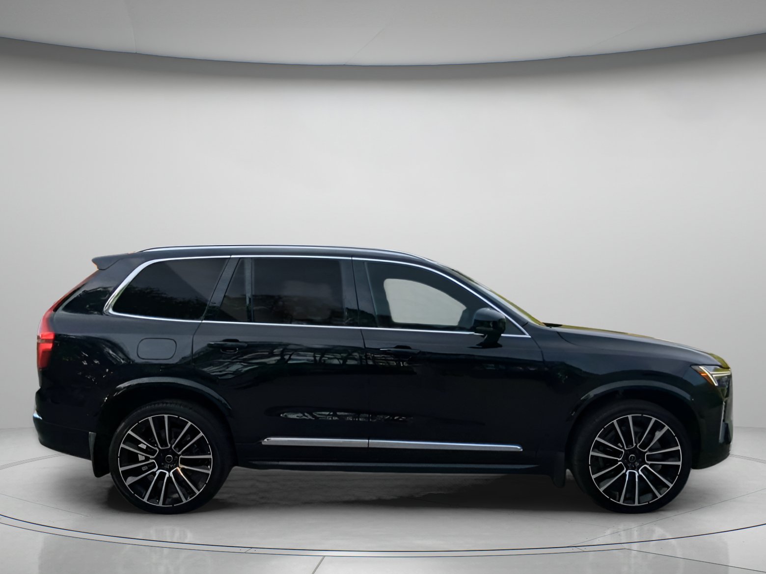 Used 2026 Volvo XC90 B6 Plus w/ Protection Package Premier AWD/4WD image 32