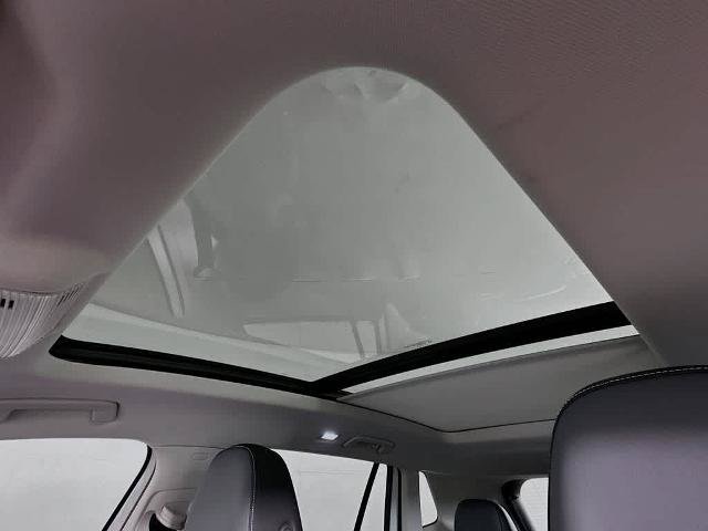 Used 2025 Volkswagen Tiguan SE w/ Panoramic Sunroof Package AWD/4WD image 29