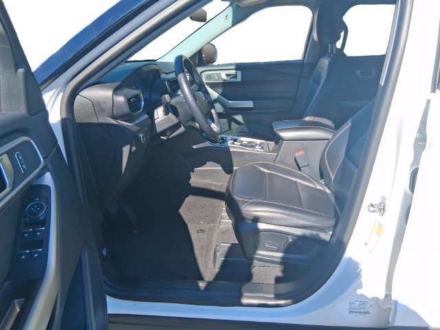Certified 2023 Ford Explorer XLT w/ Equipment Group 202A AWD/4WD image 10