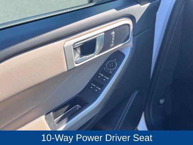 Certified 2023 Ford Explorer XLT image 9