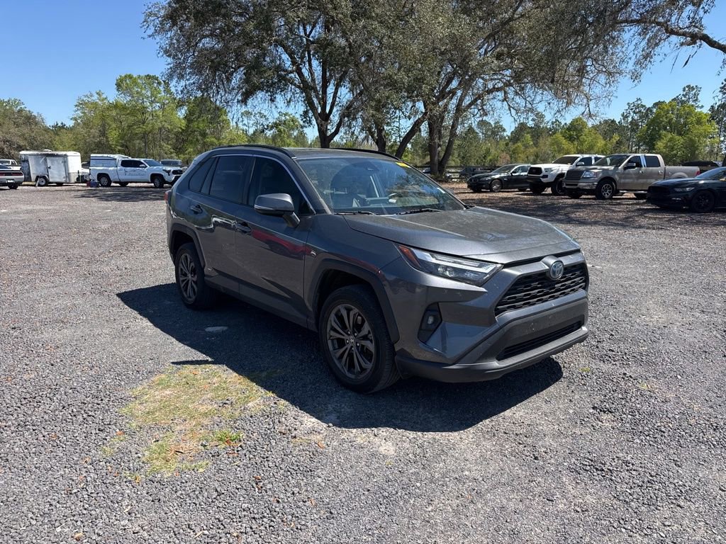 Used 2022 Toyota RAV4 XLE Premium image 8