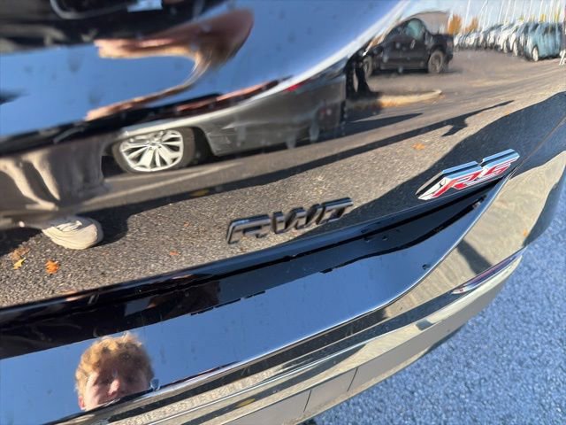 Used 2022 Chevrolet Equinox RS w/ RS Leather Package image 10