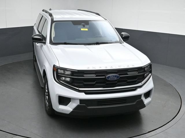 Certified 2025 Ford Expedition Active AWD/4WD image 46