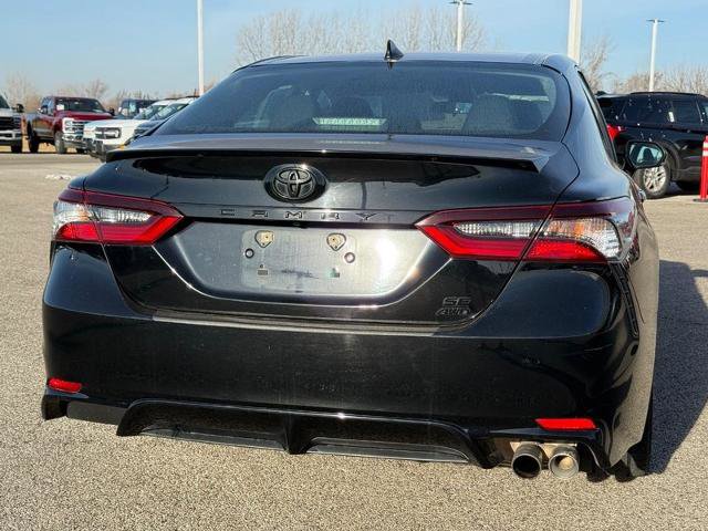Used 2023 Toyota Camry SE image 4