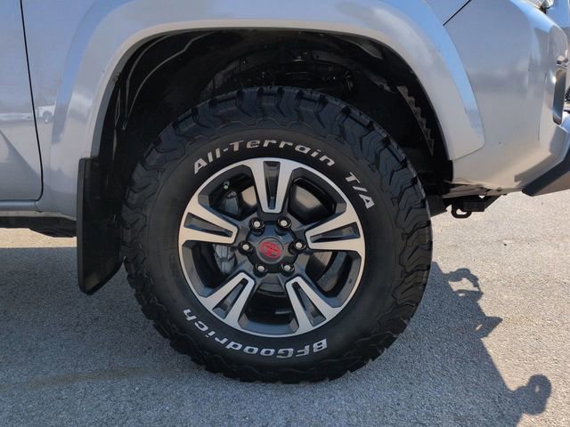 Used 2019 Toyota Tacoma TRD Sport image 10