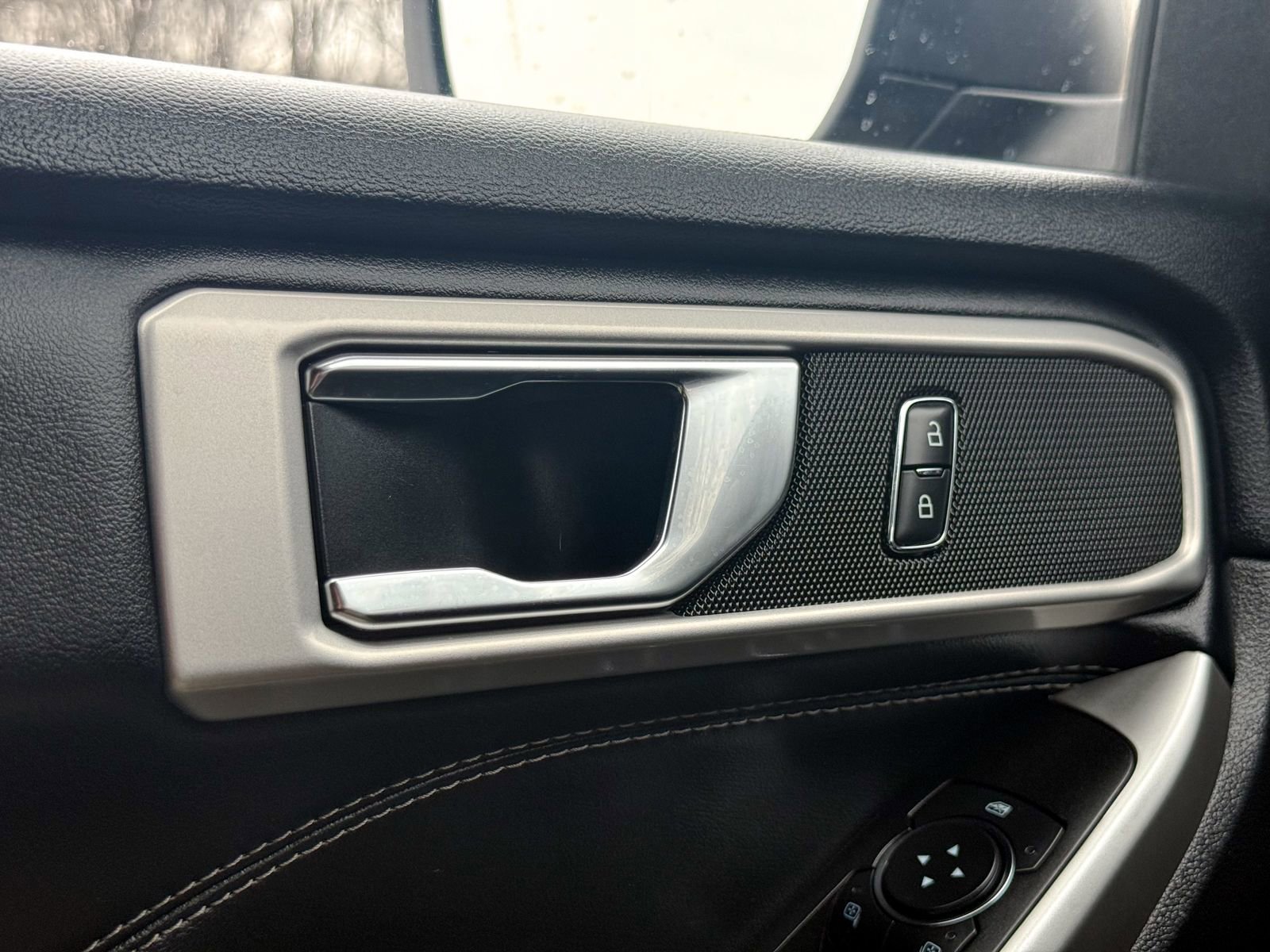 Certified 2022 Ford Explorer XLT w/ Equipment Group 202A image 34