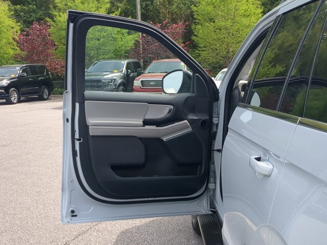 Certified 2025 Ford Expedition Active RWD image 13