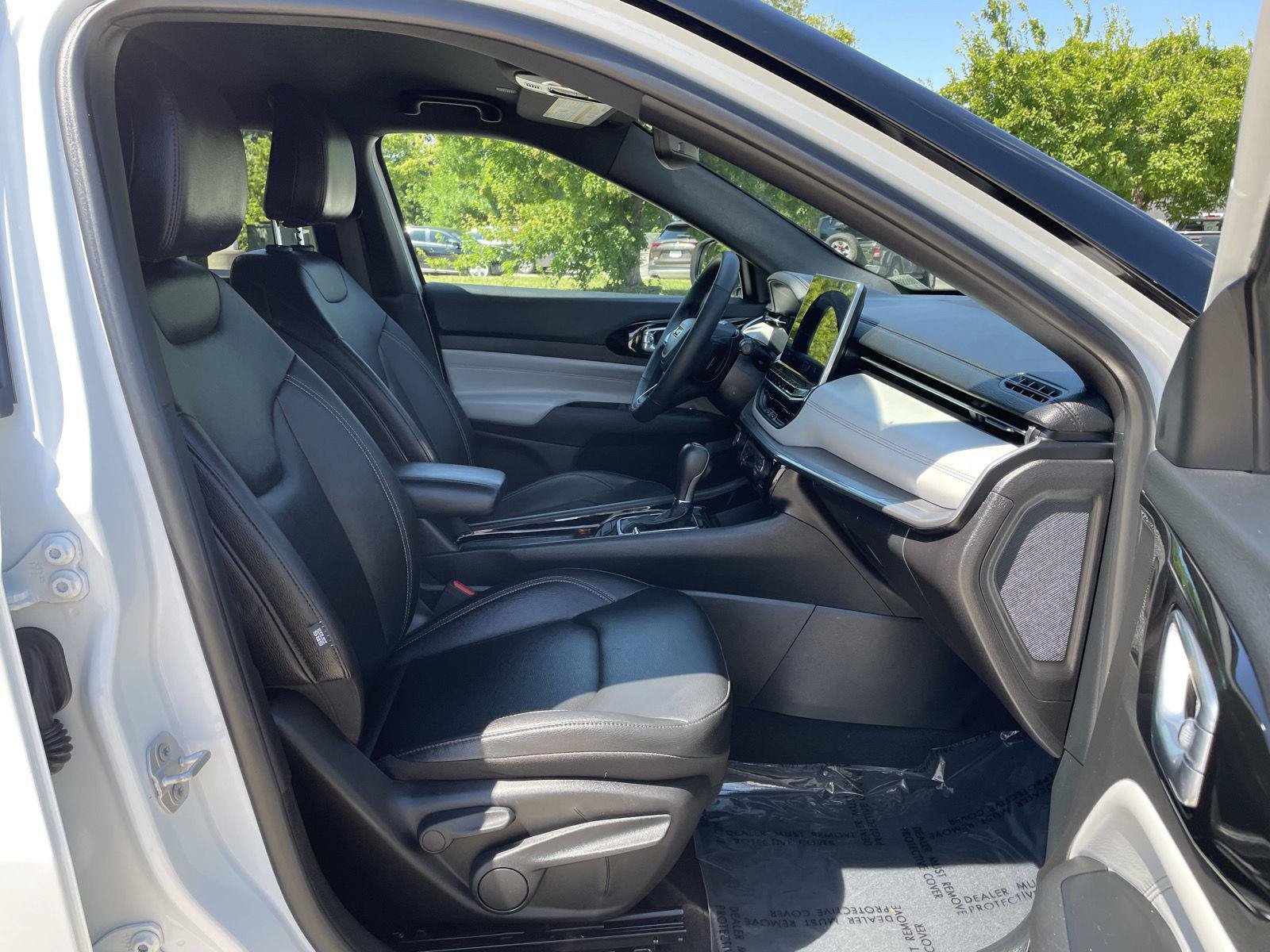 Used 2025 Jeep Compass Limited AWD/4WD image 19