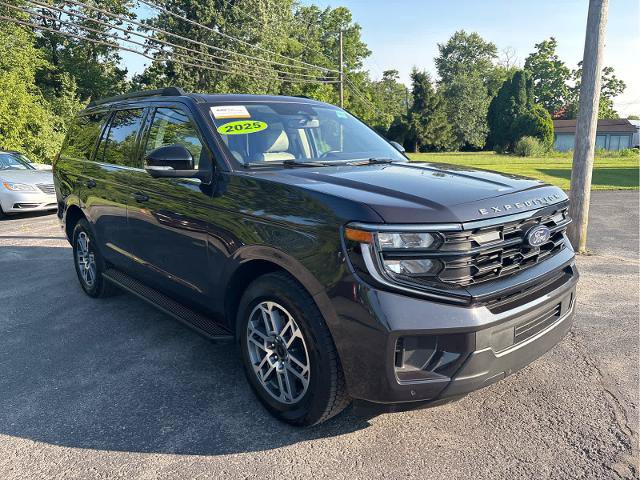 Certified 2025 Ford Expedition Active AWD/4WD image 3