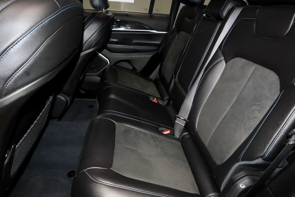 Used 2022 Jeep Grand Cherokee Trailhawk w/ Advanced Protech Group II AWD/4WD image 23