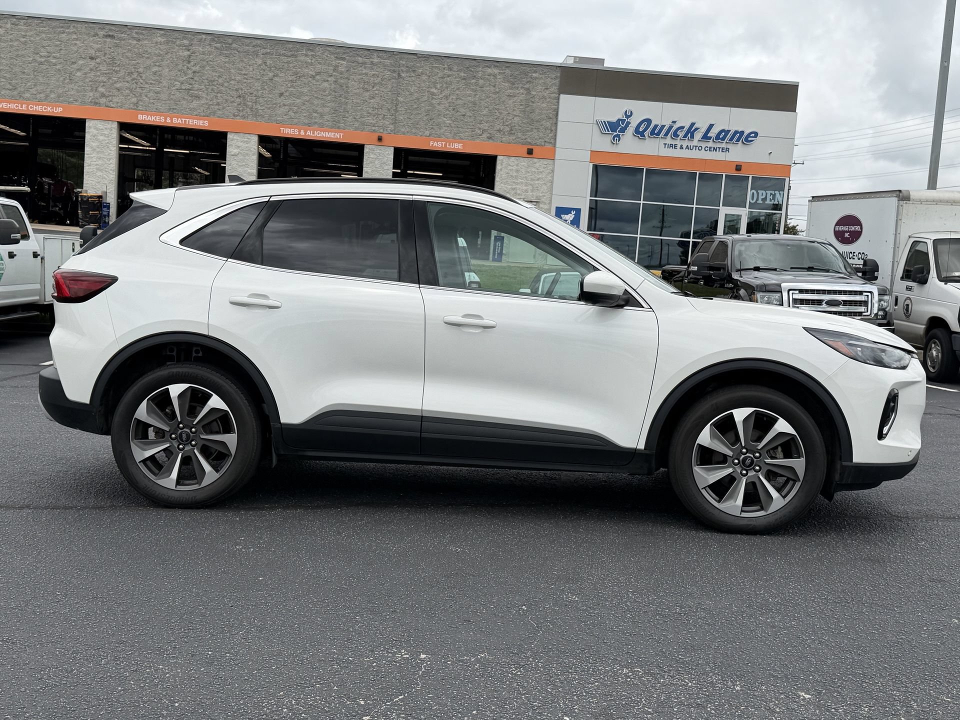 Certified 2023 Ford Escape Platinum AWD/4WD image 5