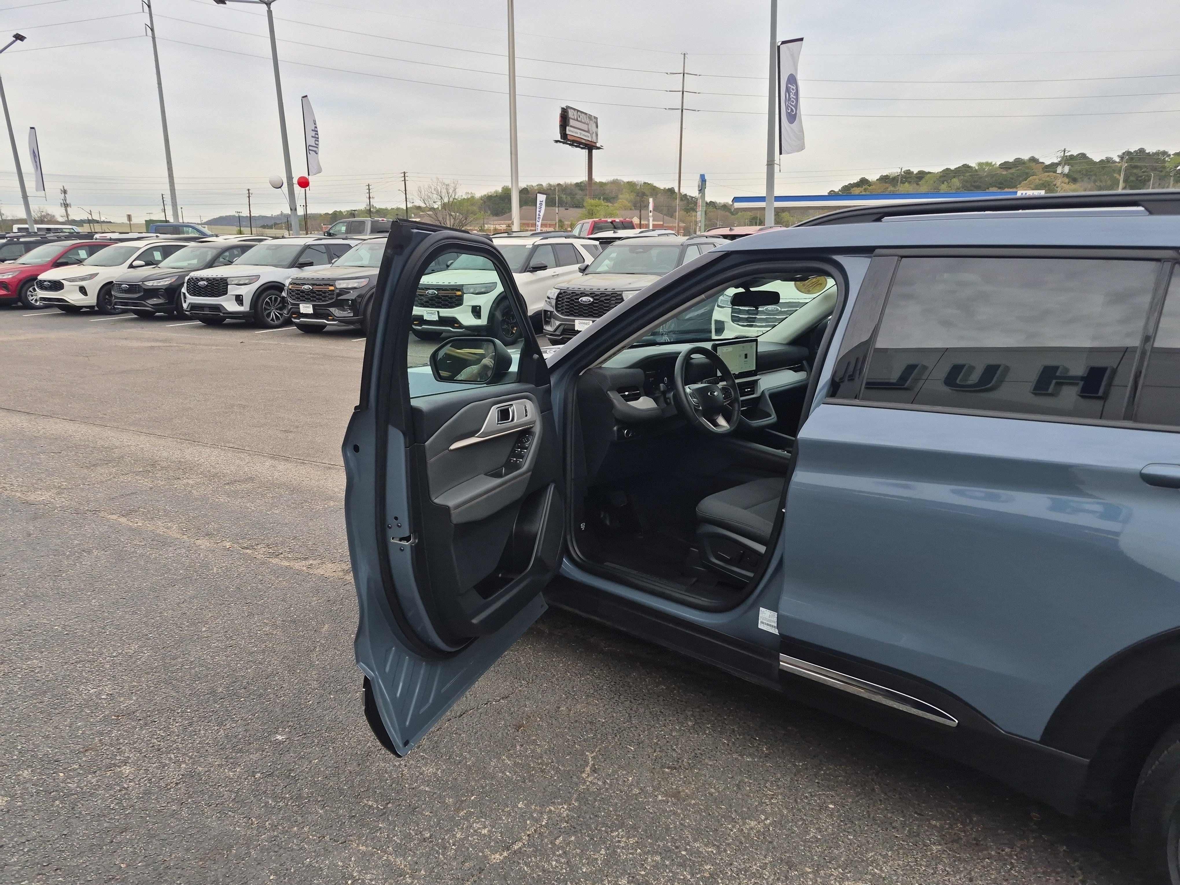 Certified 2025 Ford Explorer Active image 7