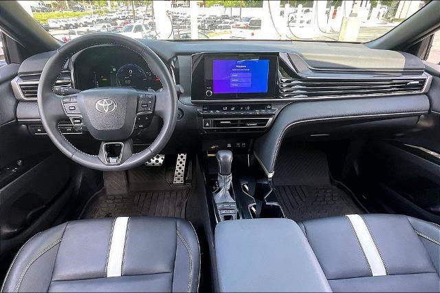 Used 2025 Toyota Camry SE w/ Convenience Package FWD image 15