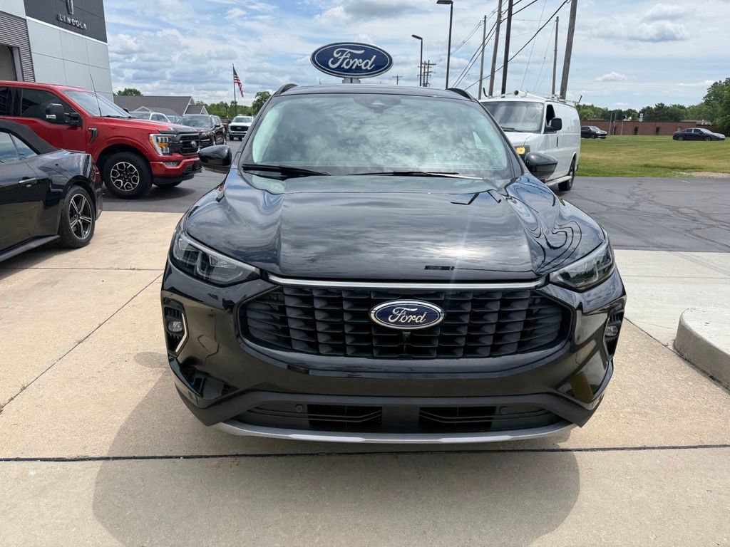 Certified 2023 Ford Escape Platinum w/ Premium Technology Package AWD/4WD image 6