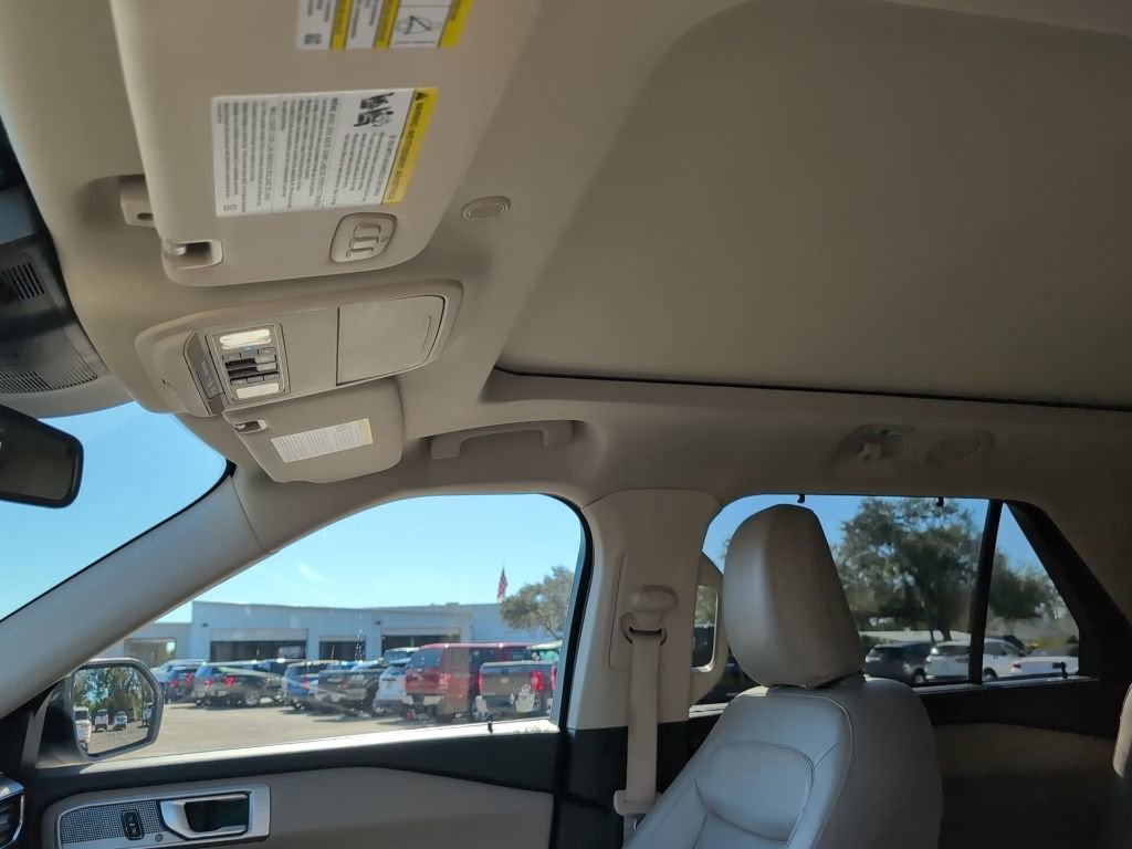 Certified 2021 Ford Explorer Limited w/ Equipment Group 301A image 10