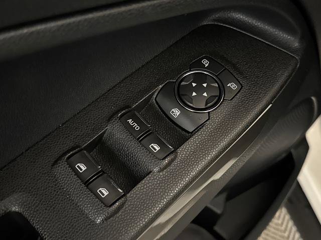 Certified 2018 Ford EcoSport SE image 17