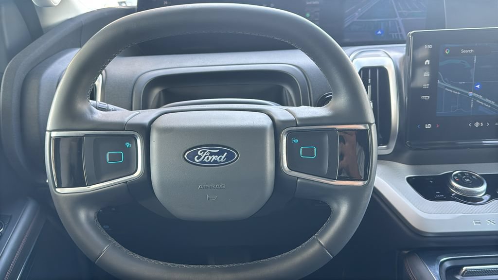 Certified 2025 Ford Expedition Active AWD/4WD image 10