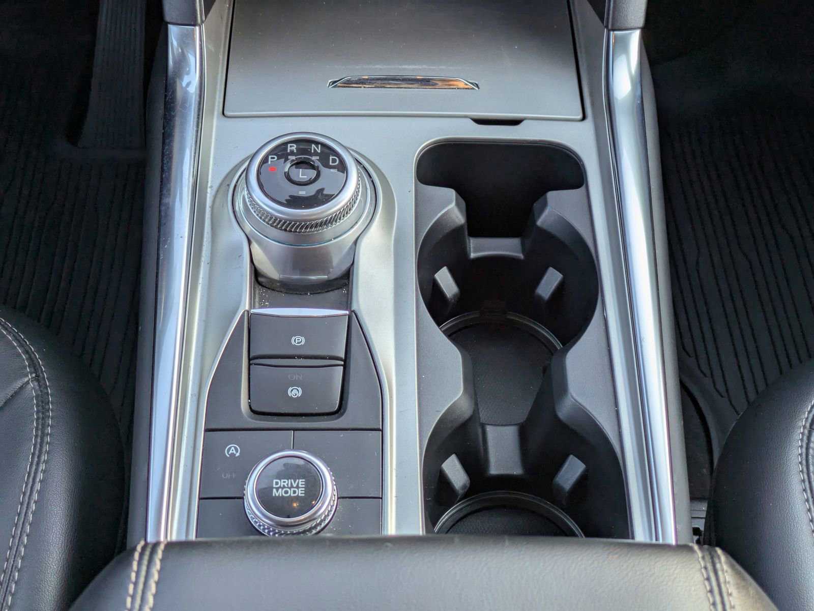 Certified 2023 Ford Explorer XLT w/ Equipment Group 202A image 19