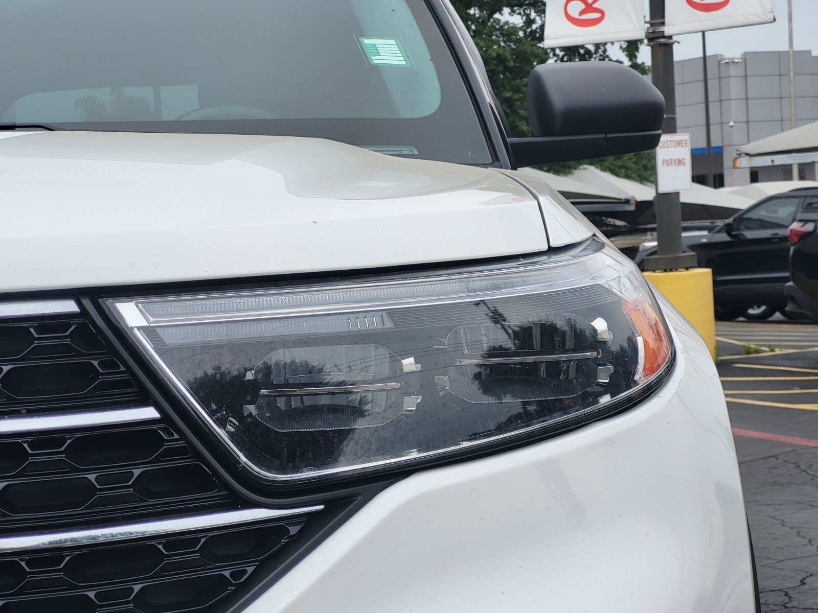 Certified 2023 Ford Explorer XLT RWD image 11
