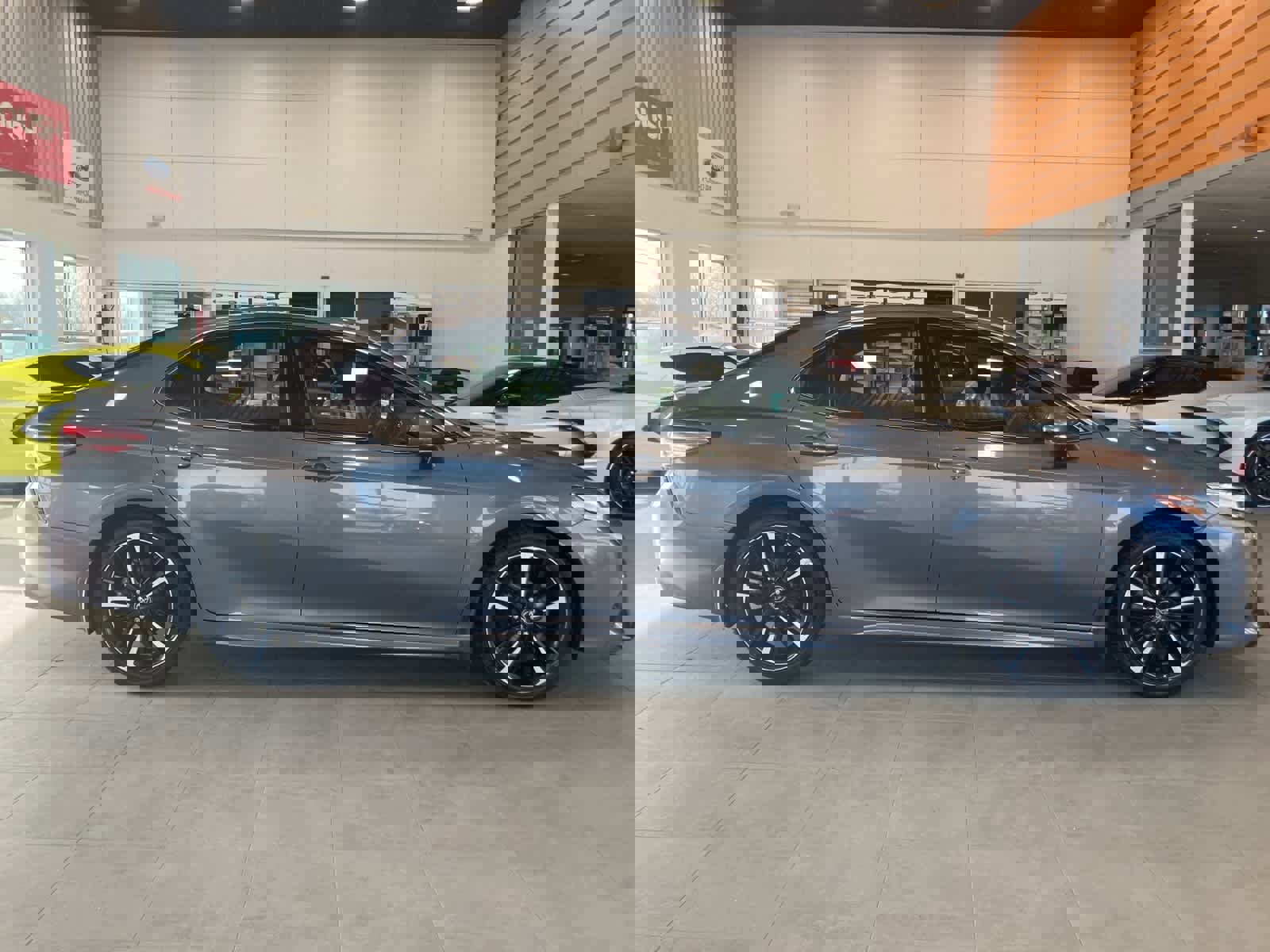 Used 2019 Toyota Camry XSE image 6