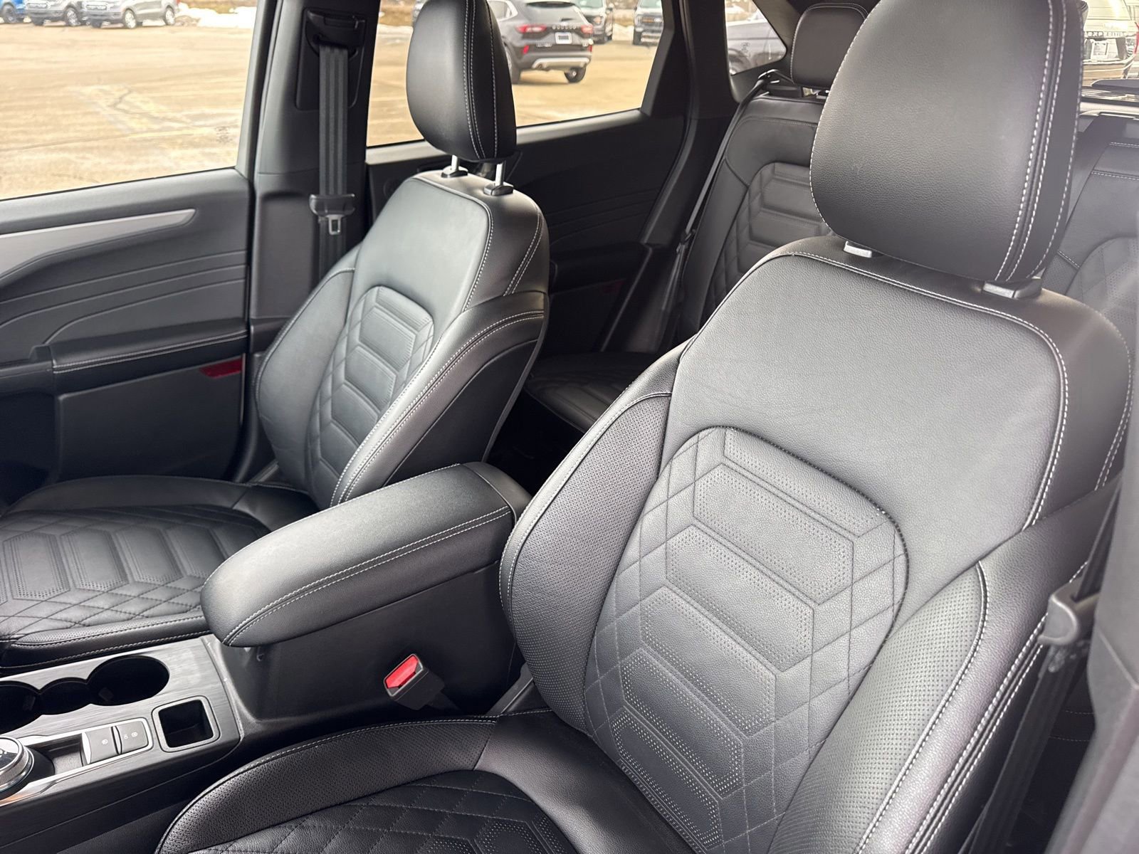 Certified 2024 Ford Escape Platinum w/ Premium Technology Package image 26