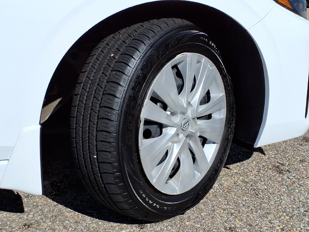 Used 2024 Nissan Sentra S FWD image 9