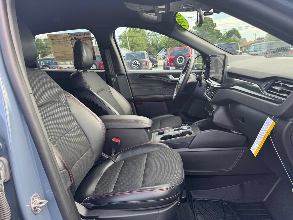 Certified 2024 Ford Escape ST-Line w/ Tech Pack #1 FWD image 17