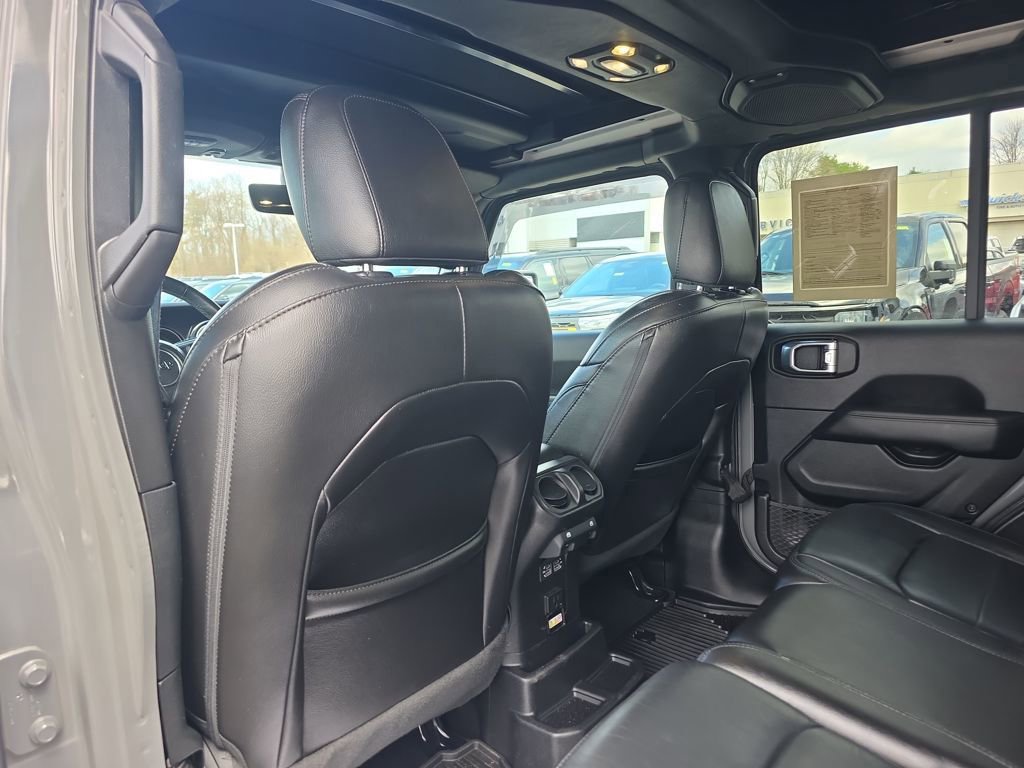 Used 2021 Jeep Wrangler Unlimited Sahara AWD/4WD image 18