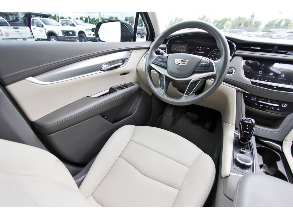 Used 2021 Cadillac XT5 Premium Luxury FWD image 10