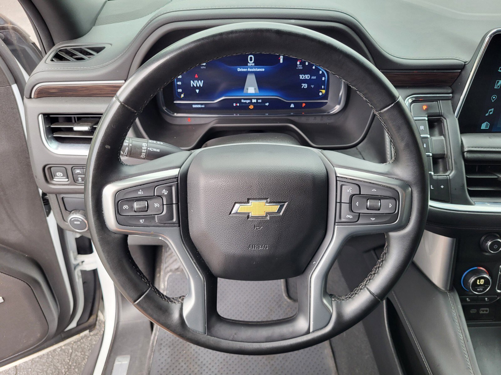 Used 2024 Chevrolet Suburban LT image 26