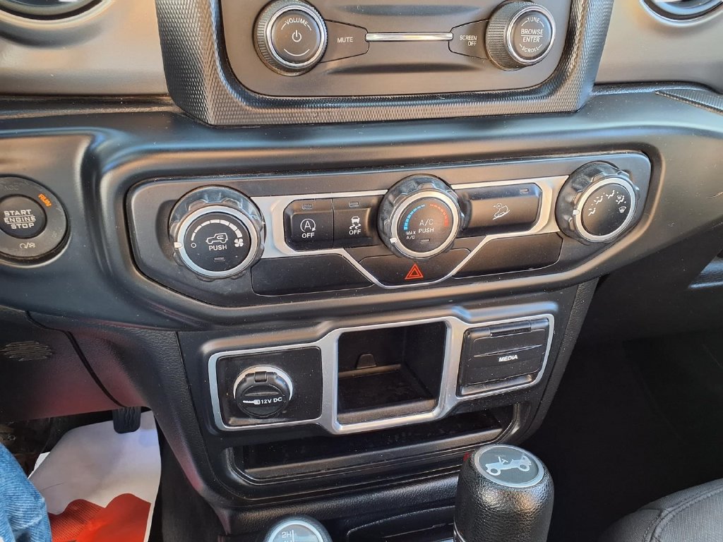 Used 2018 Jeep Wrangler Unlimited Sport AWD/4WD image 14