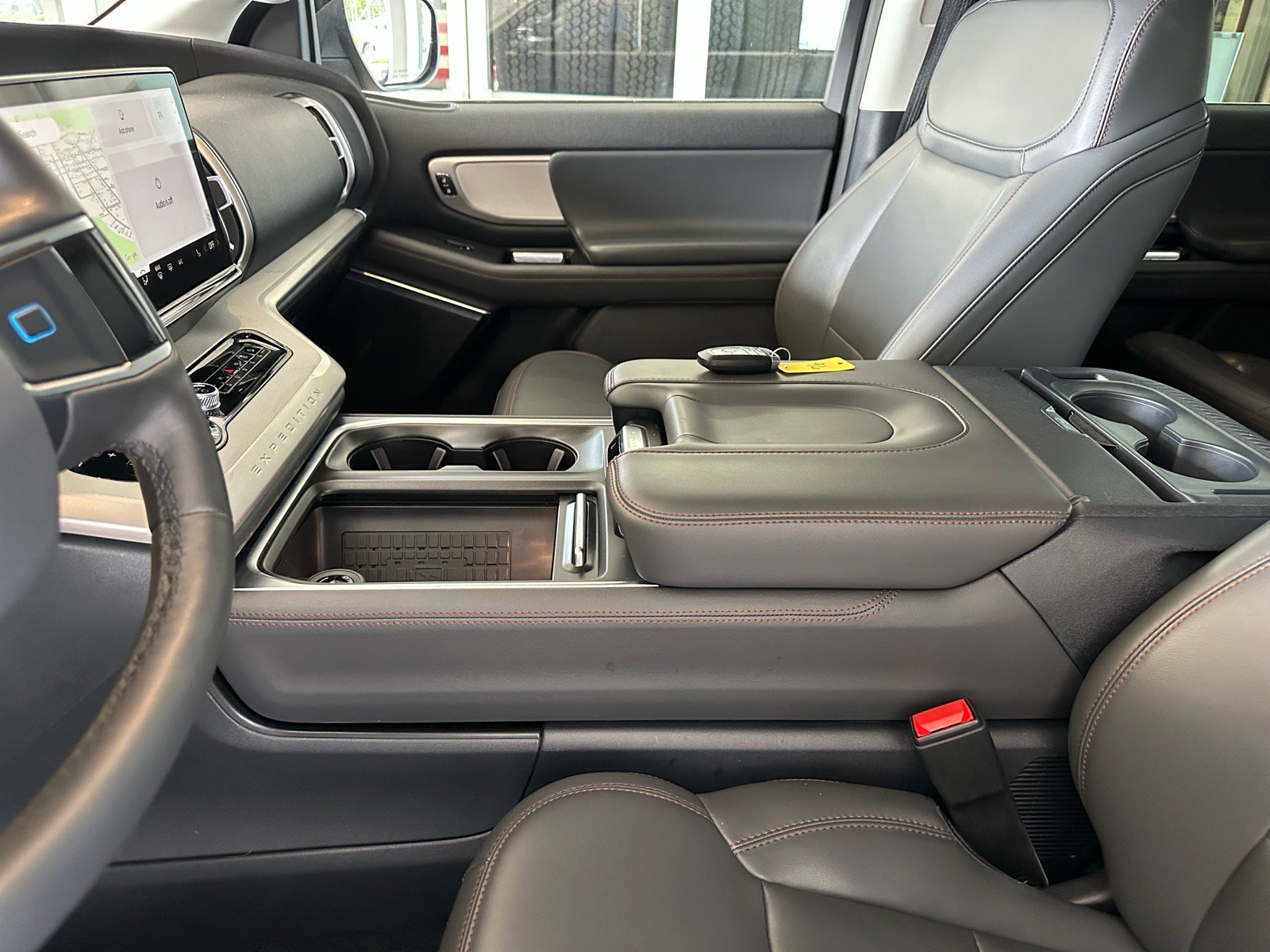 Certified 2025 Ford Expedition Active AWD/4WD image 21