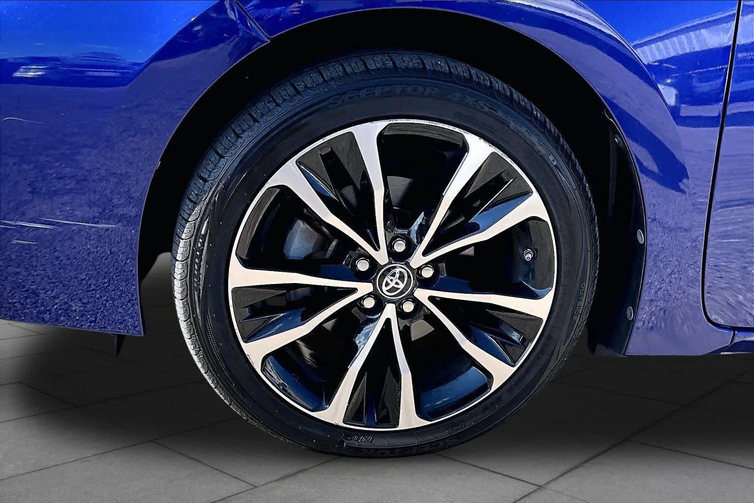 Used 2017 Toyota Corolla SE FWD image 13